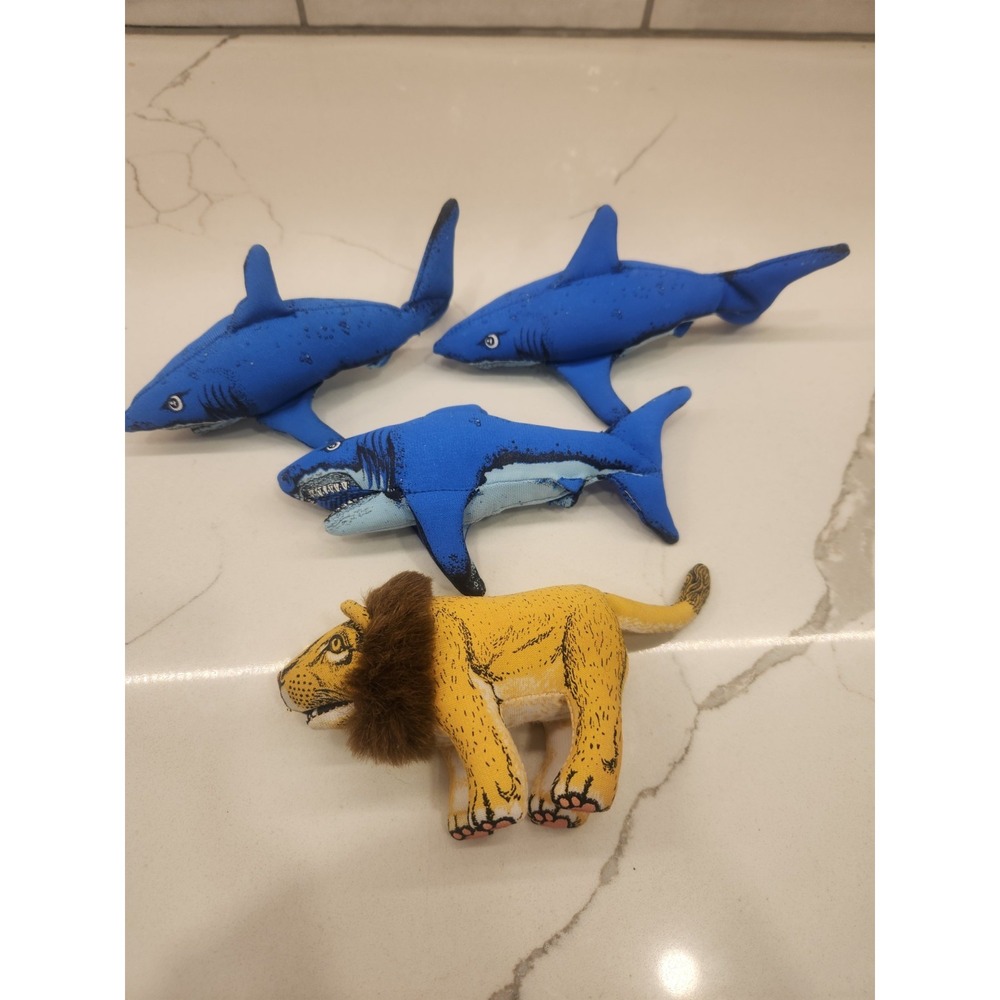 Vintage 2002 Lot Of 4 Animal Planet Toys Wendy's‎ Kids Meal 1 LION AND 3 SHARKS
